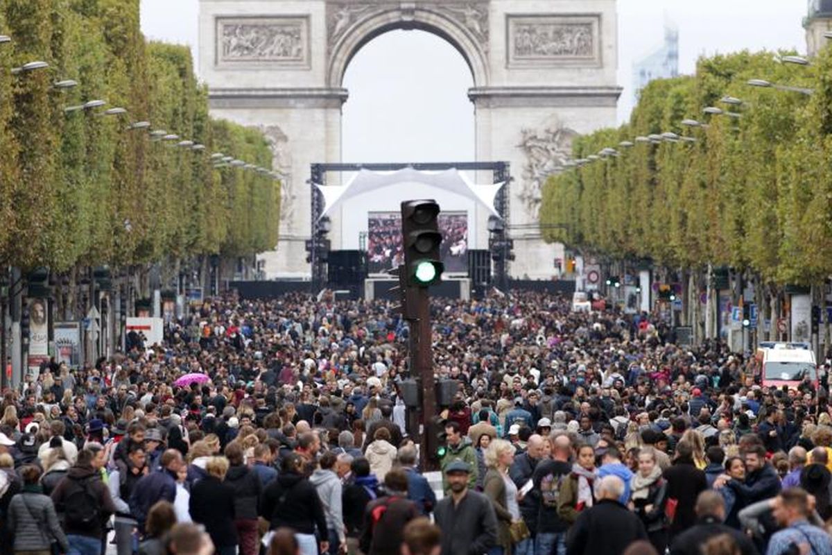 Paris saat Car Free Day digelar pada Minggu (1/10/2017).