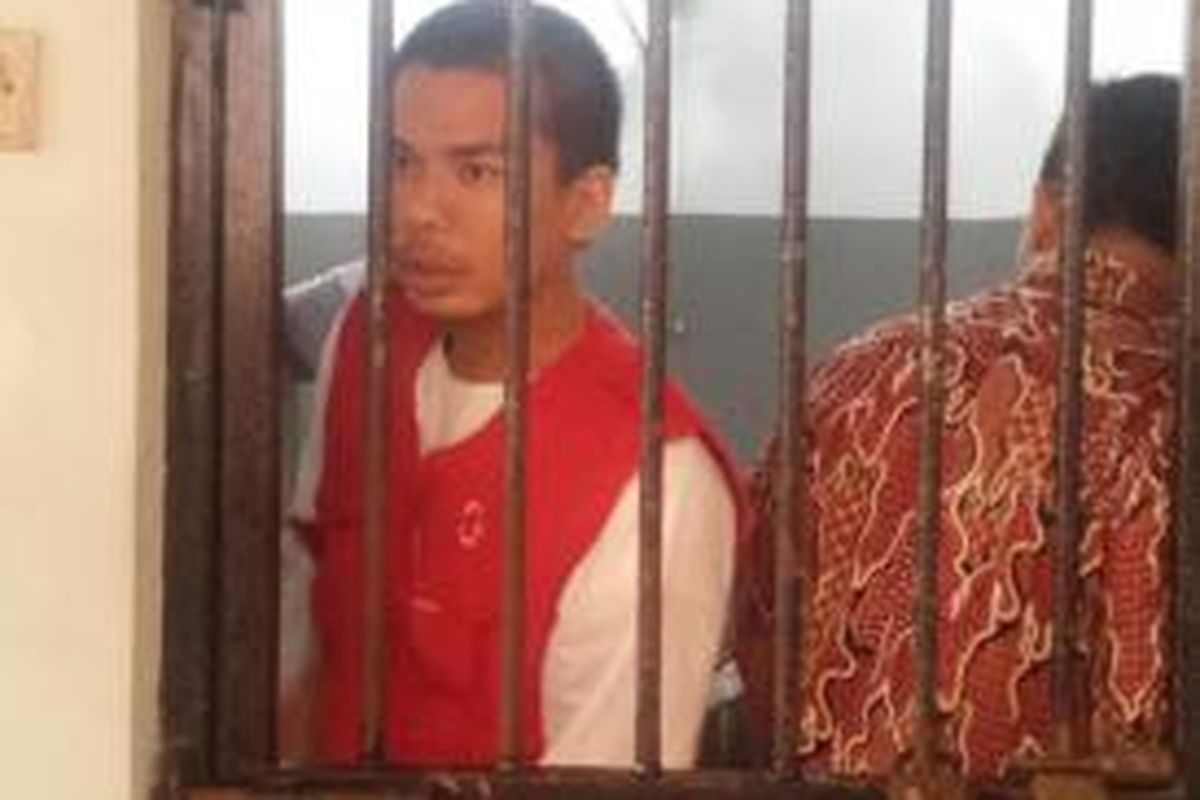 Terdakwa mucikari RA menjelang sidang pembacaan dakwaan di Pengadilan Negeri Jakarta Selatan, Senin (18/8/2015) siang