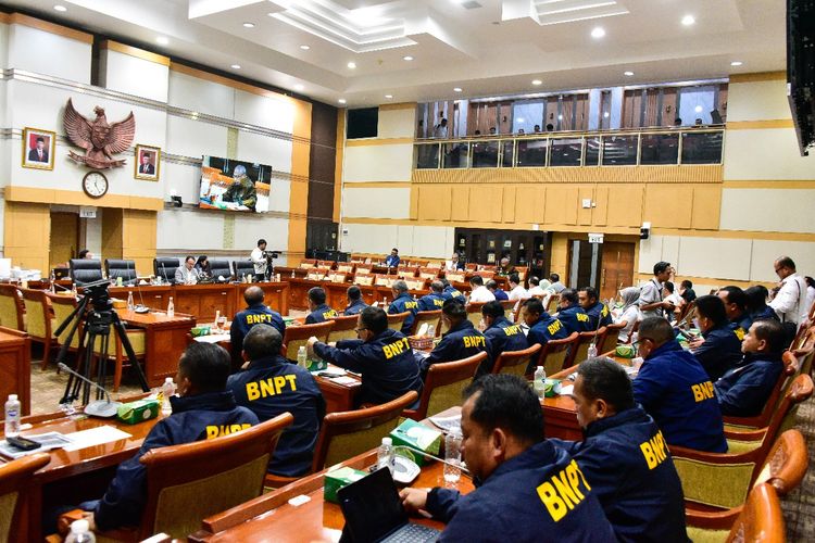 Rapat Kerja Komisi III Dewan Perwakilan Rakyat (DPR) Republik Indonesia (RI) dengan Badan Nasional Penanggulangan Terorisme (BNPT) di Gedung DPR RI Jakarta, Selasa (20/8/2024). (DOK. Humas BNPT)