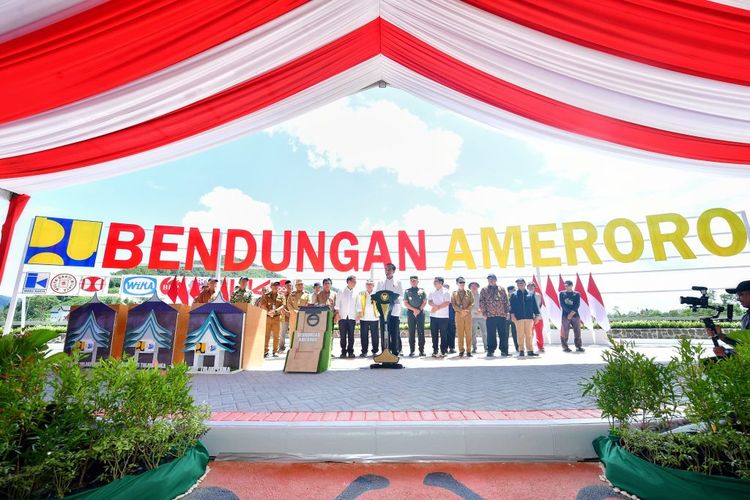 Presiden Jokowi meresmikan Bendungan Ameroro di Kabupaten Konawe, Sulawesi Tenggara, Selasa (14/05/2024).