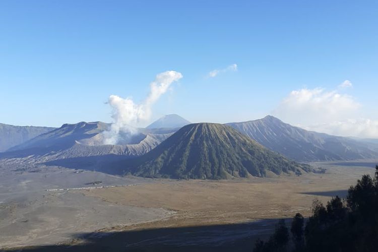 An image of Mount Bromo. Tourism activities on Mount Bromo in East Java, part of the Bromo Tengger Semeru National Park area, were not affected by the Mount Semeru spewing hot ash clouds on Sunday, Dec. 4.