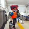 Stasiun Senen Sediakan Porter Gratis Bagi Penumpang Berkebutuhan Khusus Selama Libur Natal dan Tahun Baru