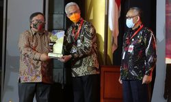 Jateng Raih Penghargaan Provinsi Inovatif, Ganjar: Kreasi, Riset dan Inovasi Jadi Kebiasaan Kami