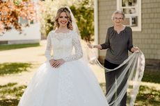 Pengantin Ini Menikah Pakai Gaun Berusia 60 Tahun Milik Neneknya 