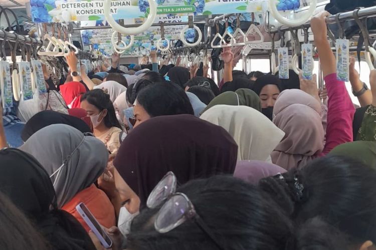 “Sampai Citayem AC Mati, Panas Banget”, Penumpang KRL Bogor-Jakarta Kota Tertahan 1 Jam 