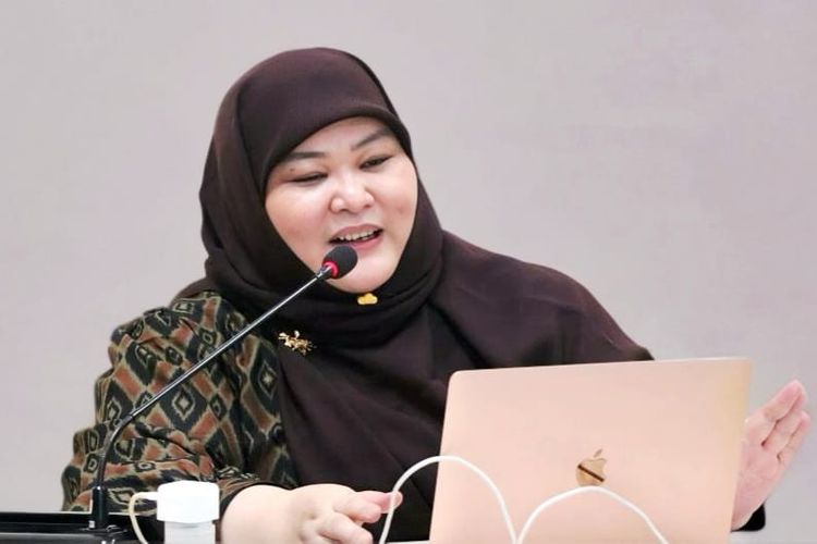 Prof. Maila Dinia Husni Rahiem kembali menorehkan capaian bertaraf internasional. Guru Besar UIN Syarif Hidayatullah Jakarta masuk daftar Top 2% Scientists Worldwide yang disusun oleh tim peneliti Stanford berbasis data sitasi ilmiah global.