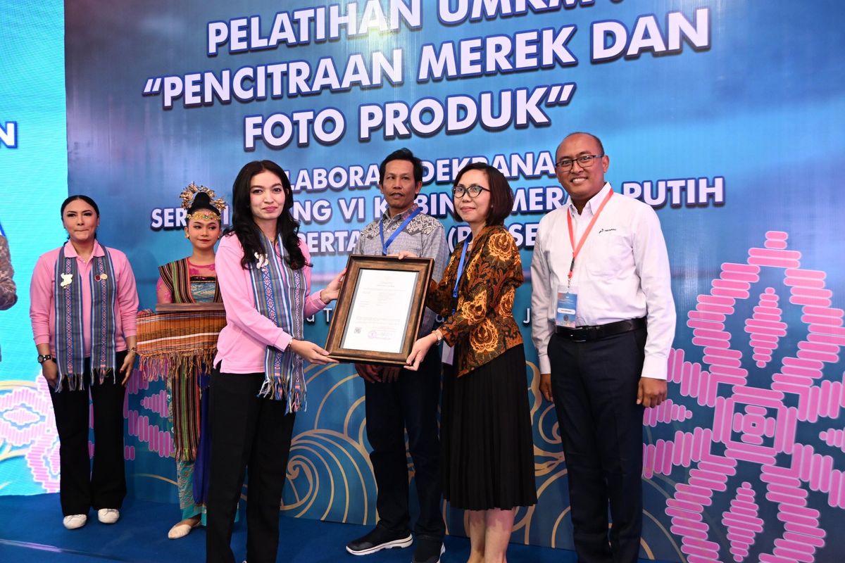 Mutiara Gitbay, salah satu peserta Pertamina UMK Academy 2024 yang berhasil masuk ke skala nasional. Pipin Fitria, pemilik UMK berharap dapat menggali ilmu untuk mengembangkan bisnisnya.