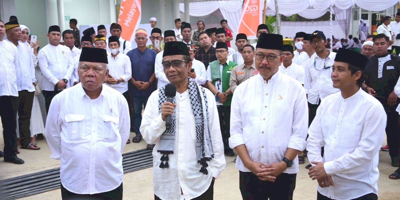 Kunjungi IKN Bersama Menteri Basuki, Mahfud MD Optimis Nusantara Akan Jadi Kota Terbaik di Dunia