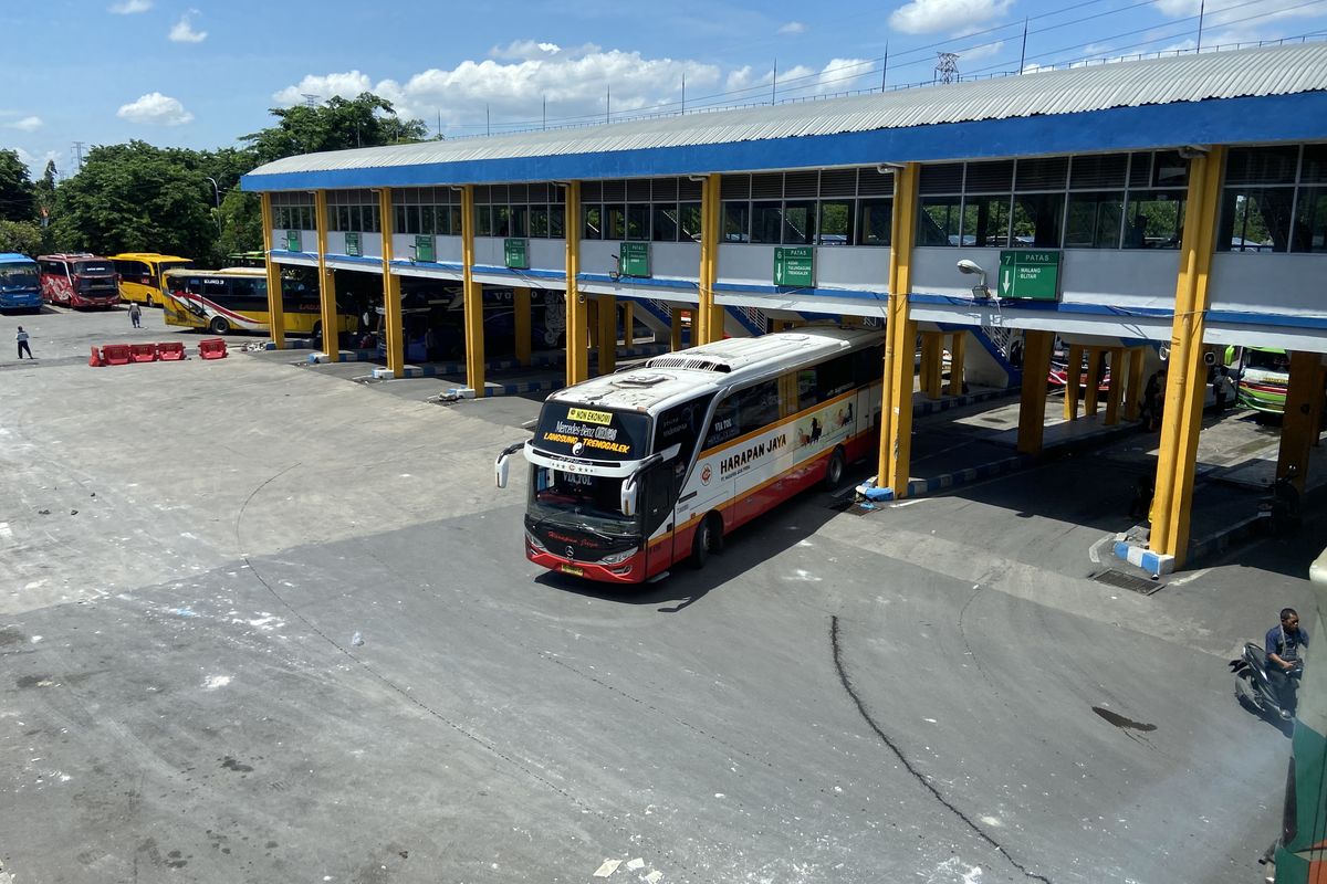 suasana Terminal Bungurasih Sidoarjo pada Jumat (12/9/2025)