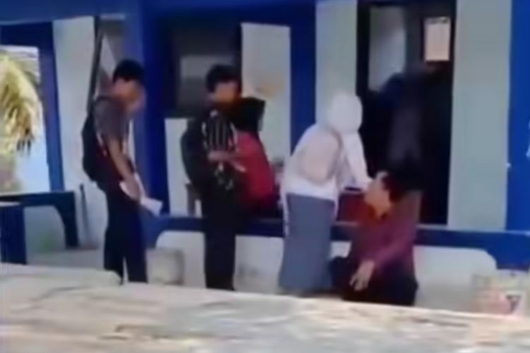 Viral, Guru di Subang Diduga Rekam Bagian Tubuh Siswi SMP