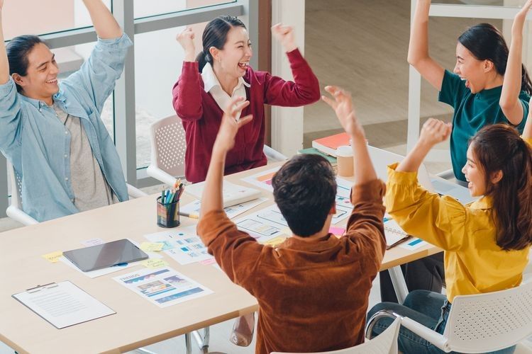 Karyawan yang sehat cenderung akan memberikan kontribusi yang lebih besar bagi perusahaan.