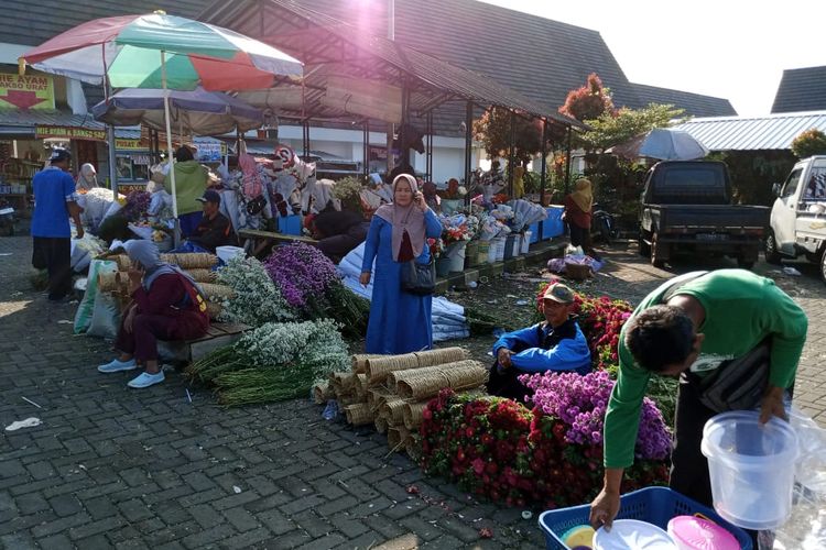 Pedagang bunga di Bandungan ketiban rezeki karena permintaan memingkat jelang Lebaran.