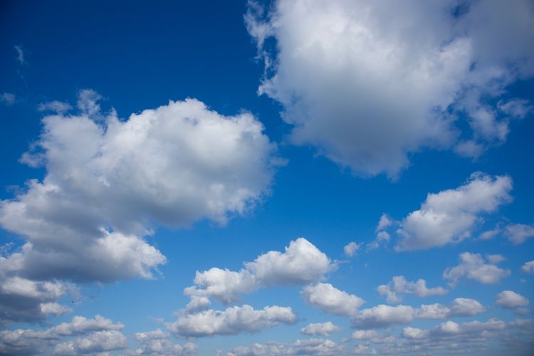 Proses Terbentuknya Awan, Tetesan Air yang Melayang di Udara