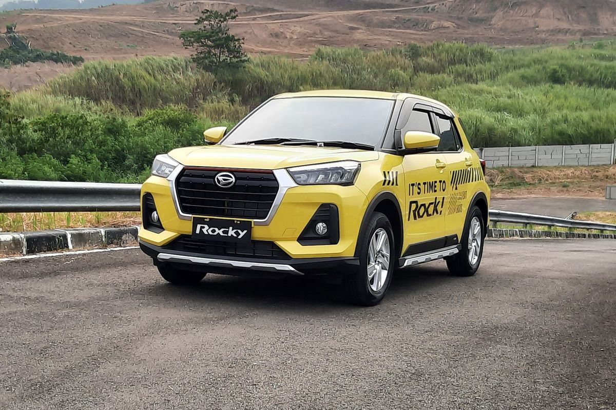 Test Drive Daihatsu Rocky 1.2 L 