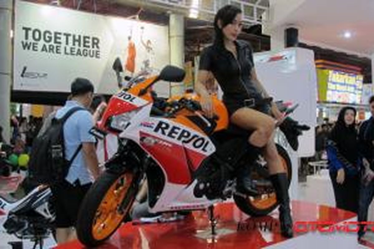 Selama sebulan di Jakarta Fair 2014, Honda CBR250R diganjar diskon sampai Rp 2,1 juta.