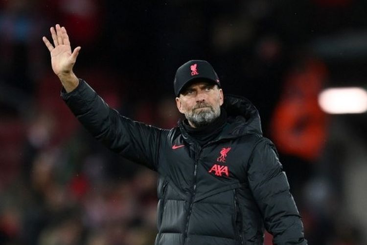 Pelatih Liverpool, Juergen Klopp, setelah mendampingi anak asuhnya menghadapi Napoli di Stadion Anfield pada matchday terakhir Grup A Liga Champions, Rabu (2/11/2022) dini hari WIB. Terkini, Liverpool bertemu Real Madrid pada babak 16 besar Liga Champions. Terkini, Juergen Klopp berhasil membawa LIverpool meraih kemenangan pada pekan ke-16 Liga Inggris kontra Southampton, Sabtu (12/11/2022).