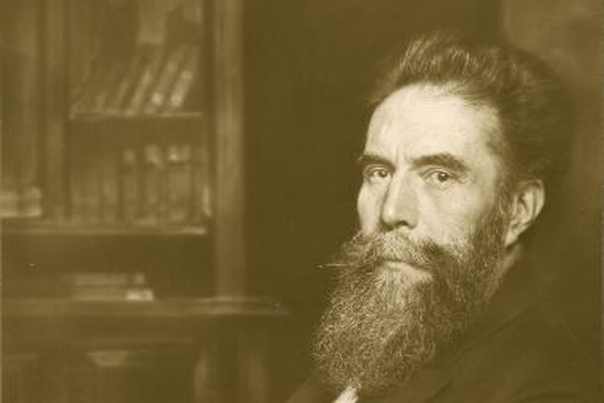 Wilhelm Conrad Röntgen, penemu teknologi rontgen. Ilmuwan asal Jerman yang tidak sengaja menemukan manfaat sinar katoda yang kemudian disebut sinar-x.