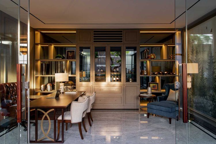 Desain home office Golf Residence karya Michael Lauw Studio