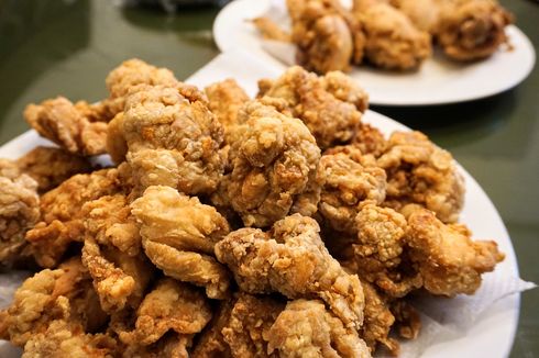 Resep Ayam Krispi Pedas, Sajikan dengan Kentang Goreng dan Saus