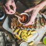Pecinta Sambal Harus Tahu, Ini 4 Manfaat Konsumsi Makanan Pedas
