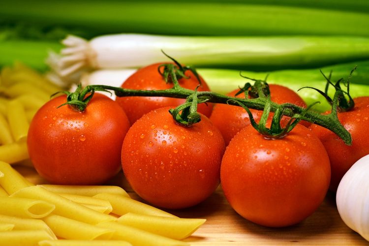 Ilustrasi tomat. Studi baru ungkap bahwa dampak perubahan iklim telah memengaruhi produksi tomat di seluruh dunia. 
