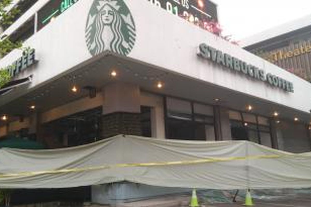 Kondisi Starbucks di Gedung Cakrawala pasca dibom, Kamis (14/1/2016). 