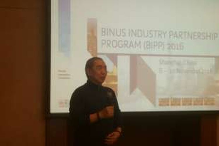 CEO Bina Nusantara Group Bernard Gunawan Binus University saat membuka Binus Industry Partnership Program (BIPP) 2016 di Shanghai, China, Selasa (8/11/2016).

 