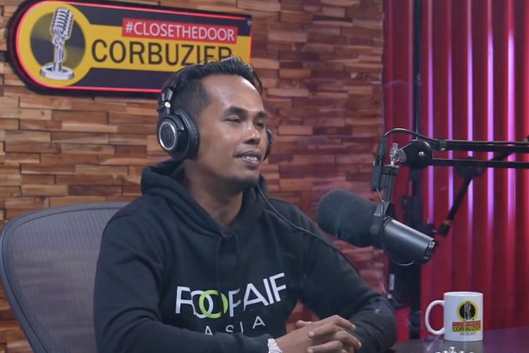 Lord Adi berbincang dengan Deddy Corbuzier. (Bidikan kanal YouTube Deddy Corbuzier). 