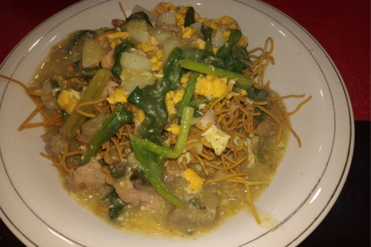 Sepiring mie titi yang bisa diperoleh dengan harga Rp 30 ribu