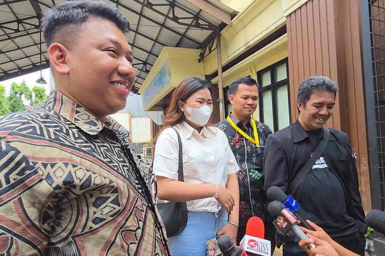 Adik Ulang Tahun, Anak Sulung Mpok Alpa: Sedih Enggak Ada Mama