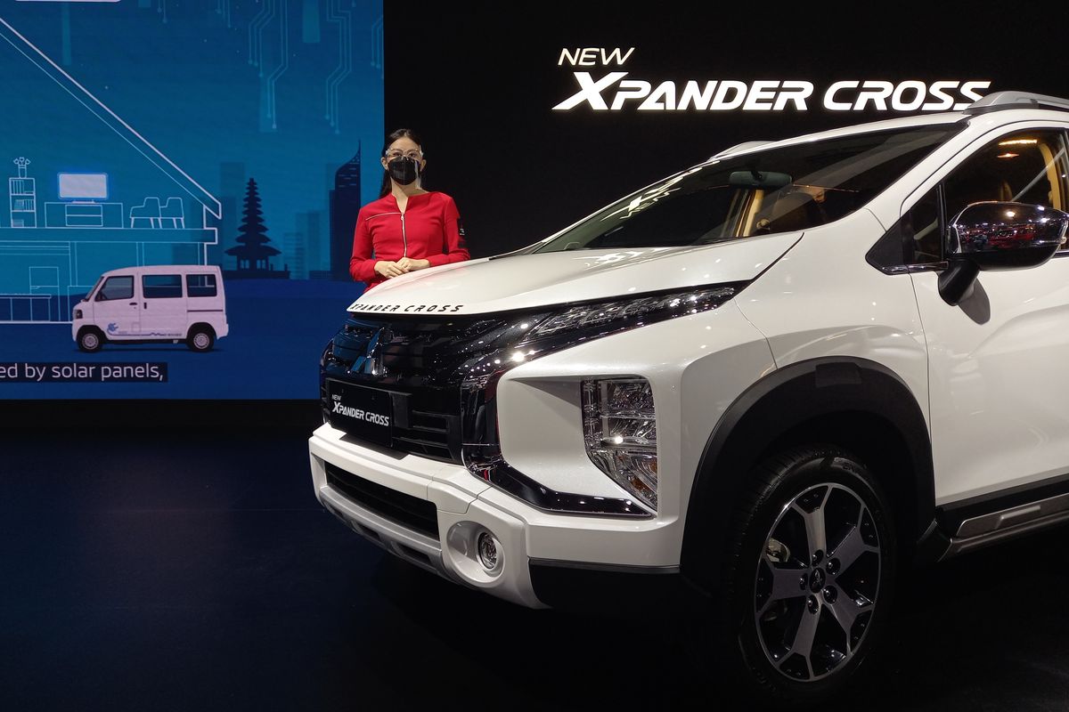 Mitsubishi Xpander Cross CVT di IIMS Hybrid 2022