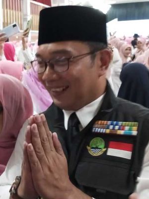 Ridwan Kamil usai acara ESQ - Jabar Community Enlightment di Masjid Pusdai, Kota Bandung, Senin (4/9/2023).