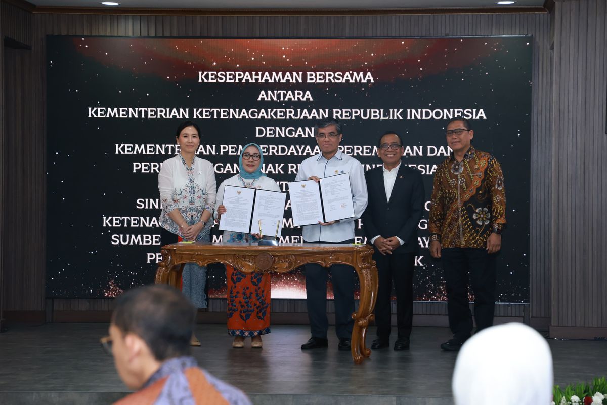 Kemenaker dan Kementerian PPPA sepakat menjalin kerja sama strategis di bidang ketenagakerjaan. Kesepakatan ini ditandai dengan penandatanganan nota kesepahaman yang berlangsung di Gedung Kementerian PPPA, Jakarta Pusat, Senin (21/4/2025).