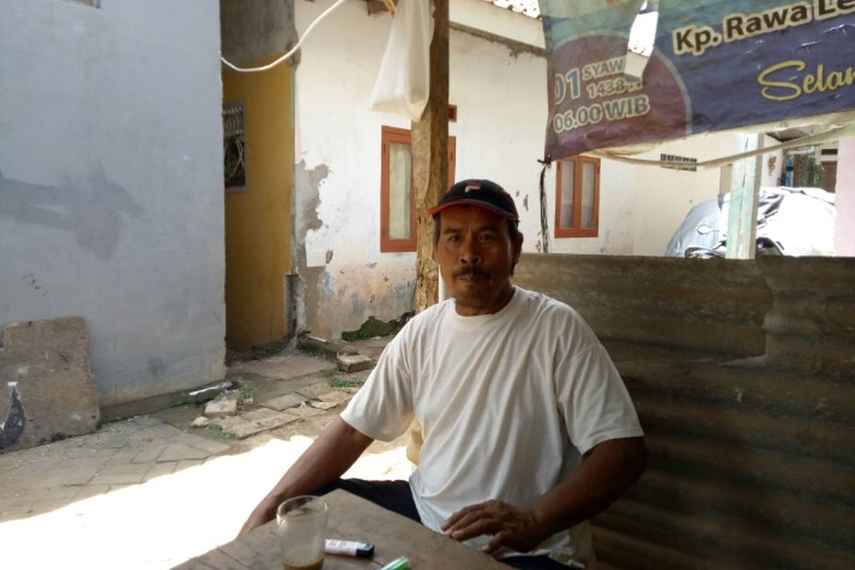 Radin, warga RW 10 Kampung Rawa Lele, Kelurahan Jombang, Kecamatan Ciputat, Tangerang Selatan. Ia diduga terjangkit pernyakit chikungunya. Ia merasakan sakit sejak 1 Februari 2020.