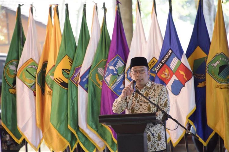 Gubernur Jawa Barat Ridwan Kamil saat berbicara di hadapan 27 kepala daerah se-Jabar dalam kegiatan Koordinasi Penyelenggaraan Pemerintah Daerah (Kopdar) triwulan III di Prima Sankanhurip Resort, Kabupaten Kuningan, Kamis (11/7/2019) kemarin. 