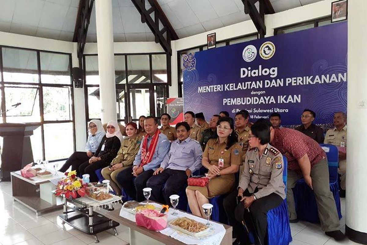 Menteri KKP Edhy Prabowo saat berdialog bersama pembudidaya di Desa Tatelu, Minahasa Utara, Selasa (18/2/2020).