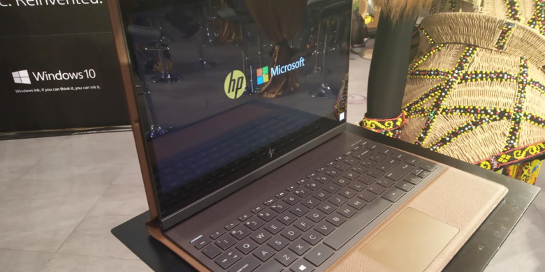 Spectre Folio Resmi Di Indonesia Laptop 2 In 1 Berlapis Kulit