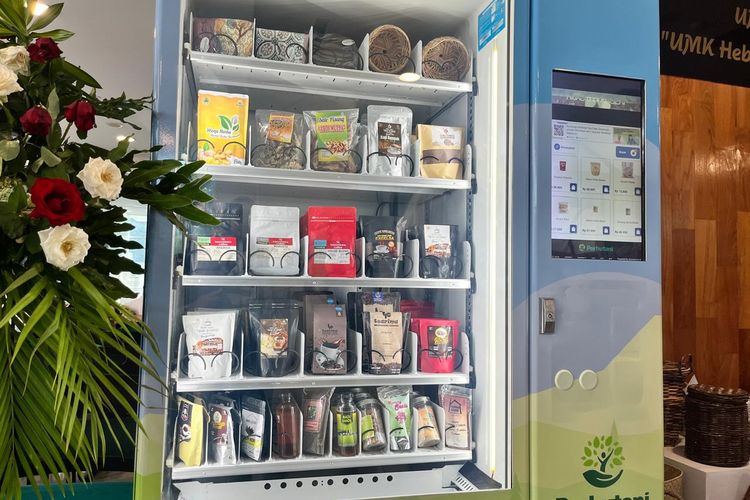 Kini Ada Mesin ATM Jual Produk UMKM di Perhutani, Isinya Kopi hingga Dompet