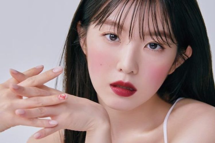 Irene, salah satu personel grup vokal Red Velvet membuktikan betapa menakjubkan penampilannya dengan warna bibir merona