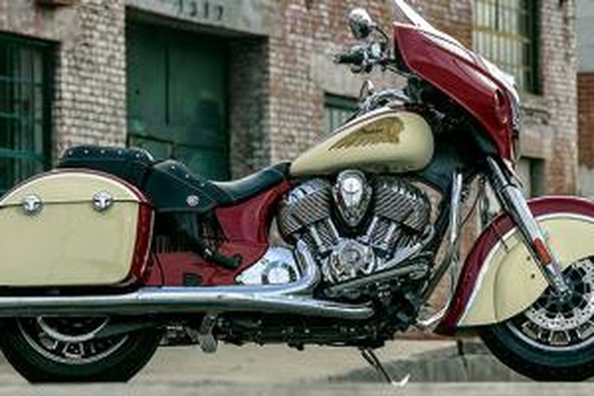 indian Chieftain 2015 dual tone colour.