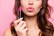 4 Trik Makeup Agar Bibir Tampak Penuh Memesona