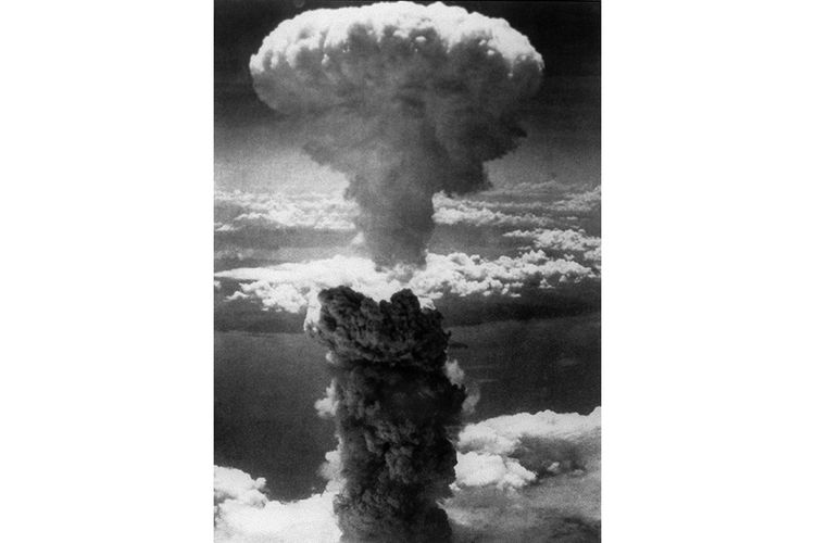 Kota nagasaki dijatuhi bom atom oleh sekutu pada tanggal