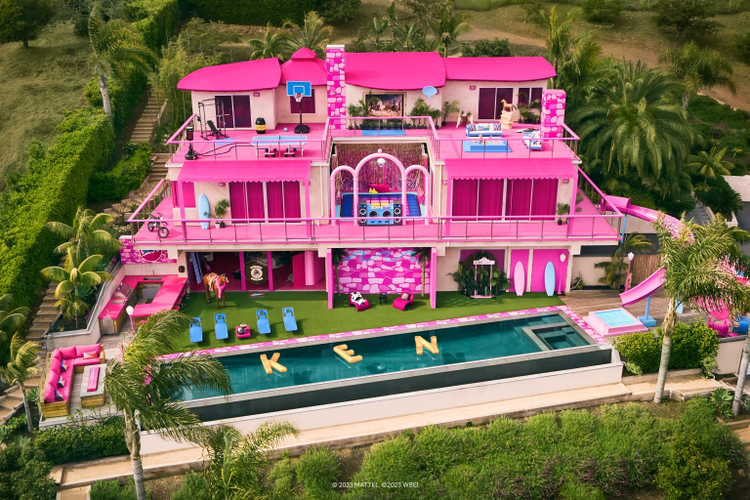 Rumah pink ikonik milik Barbie, Malibu DreamHouse 