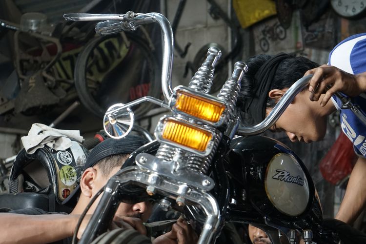 Modifikasi Honda Phantom jadi Chopper buatan Mr. Kuztom Garage 