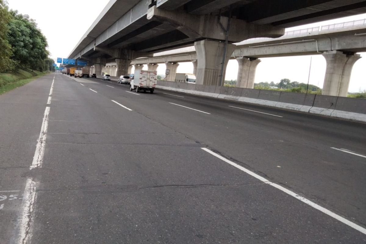 Perbaikan jalan tol Jakarta-Cikampek