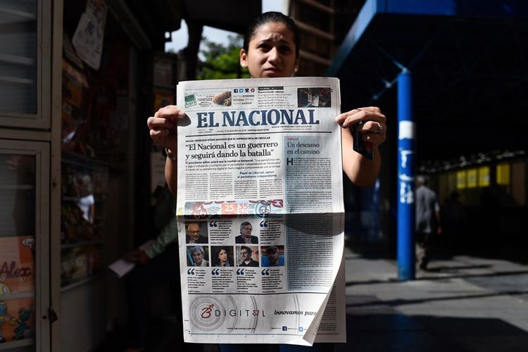 Edisi cetak terakhir yang diterbitkan surat kabar Venezuela, El Nacional, pada Jumat (14/12/2018). Surat kabar tersebut kini hanya akan hadir dalam bentuk online.