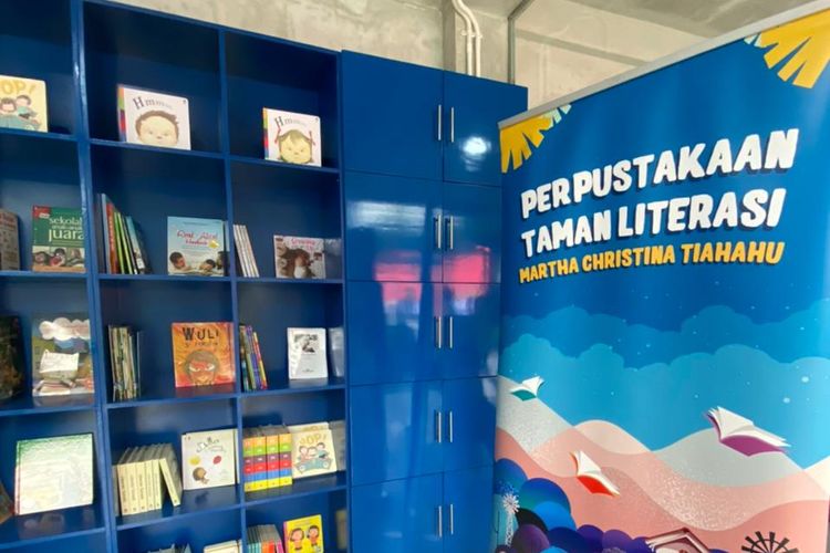 Perpustakaan Taman Literasi Martha Christina Tiahahu