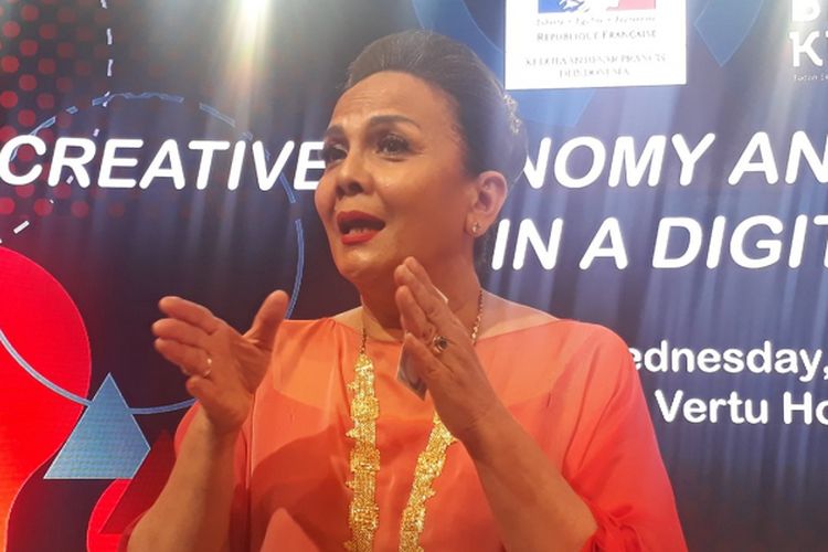 Christine Hakim diabadikan usai ditemui dalam acara Creative Economy and Cultural Industries in a Digital World di Hotel Harris Vertu, Harmoni, Jakarta, Rabu ( 29/3/2017).