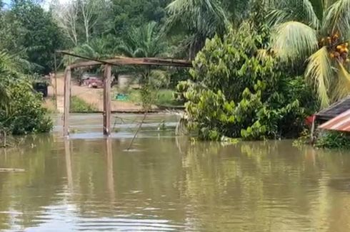 Diterjang Banjir, Jembatan Gantung di Ketapang Putus, 1 Desa Terisolasi