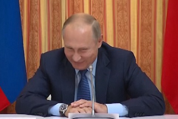 Ide tidak biasa yang dilontarkan seorang Menteri Pertanian Rusia dalam rapat kenegaraan membuat Putin terkekeh sampai menutup wajahnya. 
